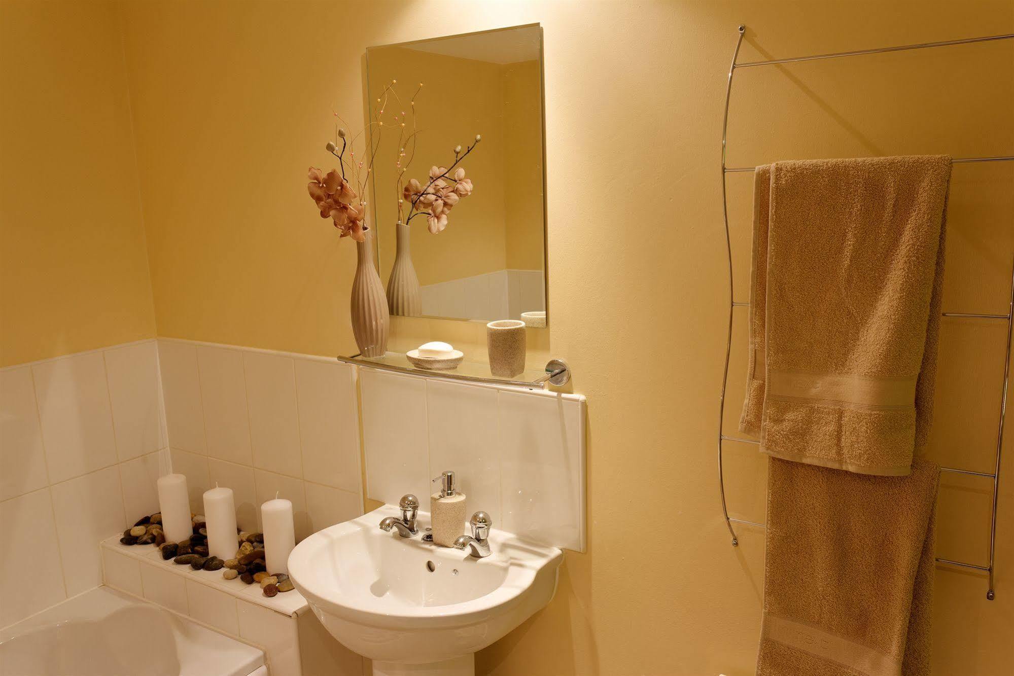 The Lindley Suite - Simple2Let Serviced Apartments 哈德斯菲尔德 外观 照片
