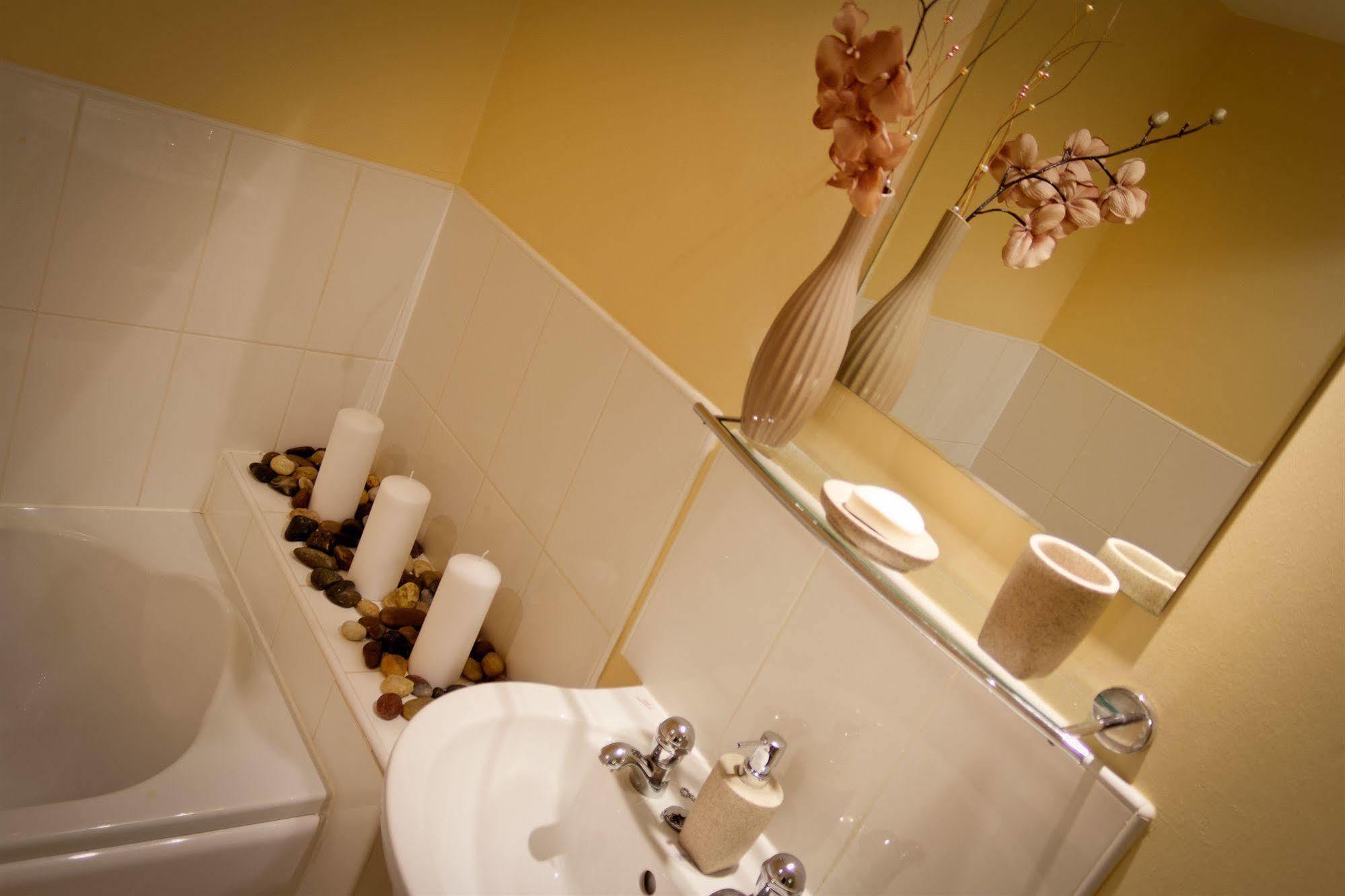 The Lindley Suite - Simple2Let Serviced Apartments 哈德斯菲尔德 外观 照片