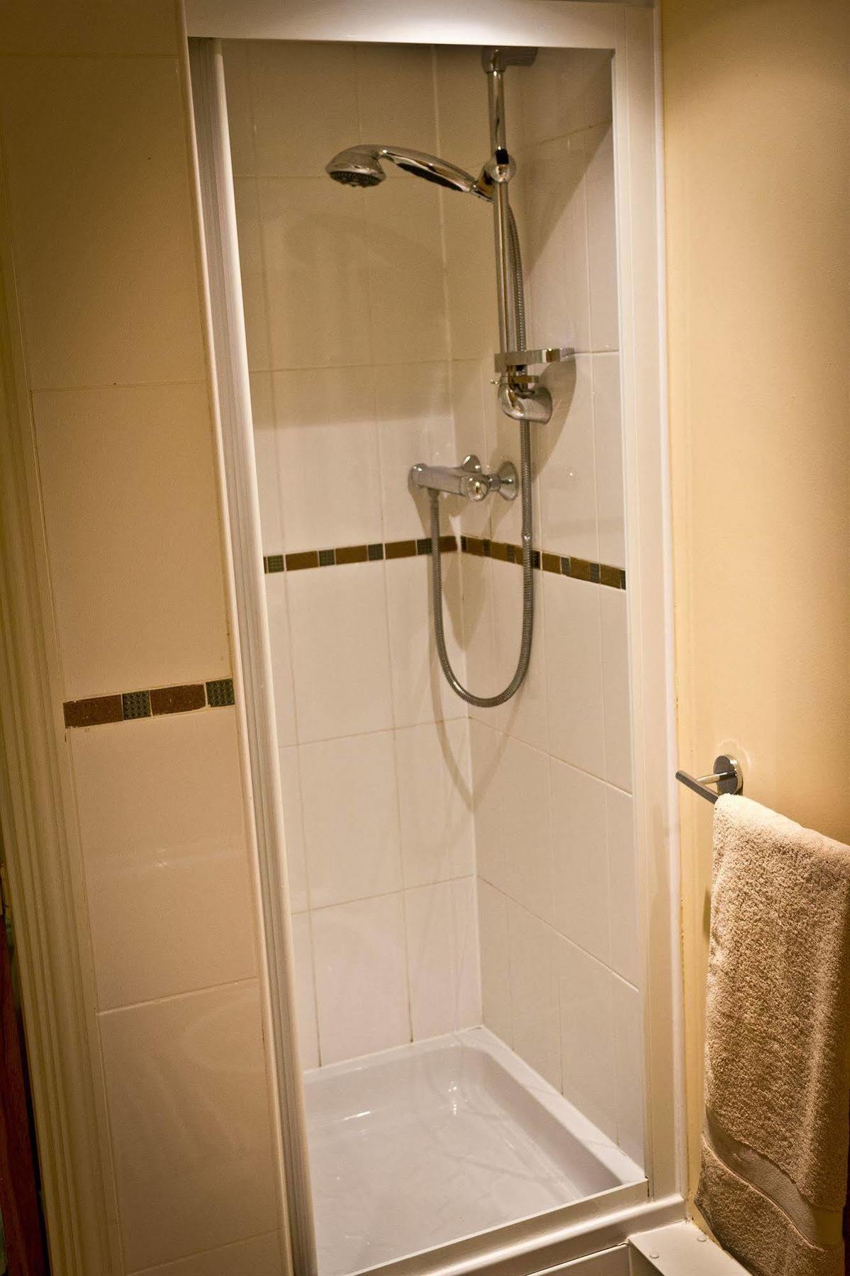 The Lindley Suite - Simple2Let Serviced Apartments 哈德斯菲尔德 外观 照片